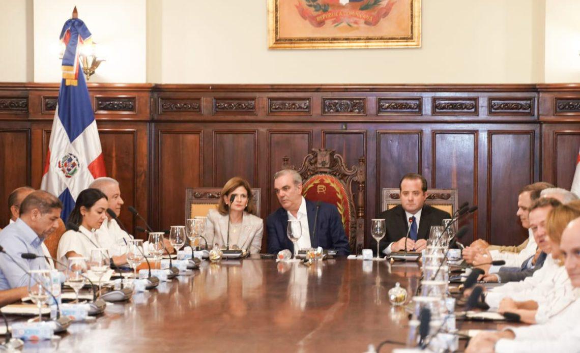 ABINADER-REUNION-DE-CONSEJO-DE-MINISTROS-1140x694