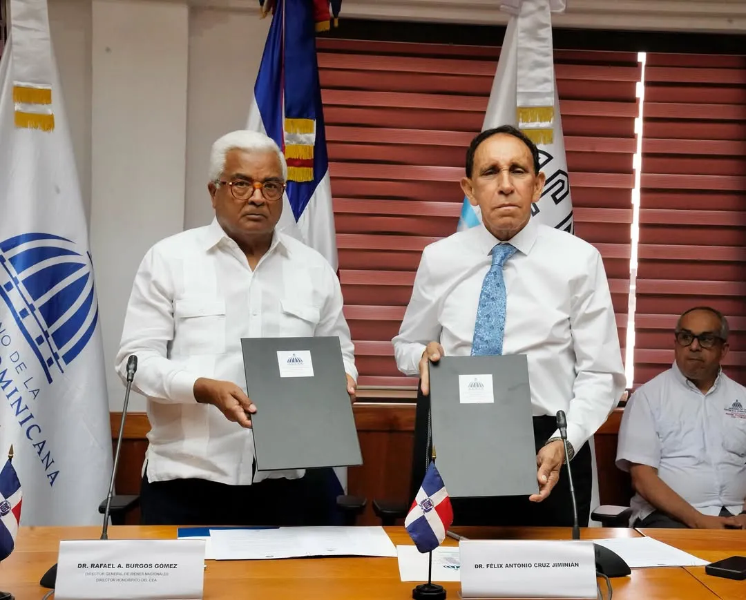 🤝✨ ¡Solidaridad que transforma!El Dr. Rafael A. Burgos Gómez, director general de @dgbnrdo y ho
