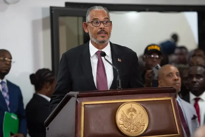 El-nuevo-primer-ministro-de-Haiti-asume-el-cargo.webp-696x464