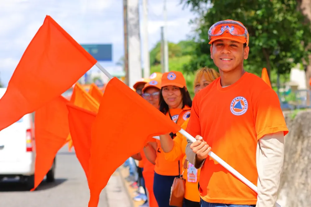 Voluntarios-Defensa-Civil