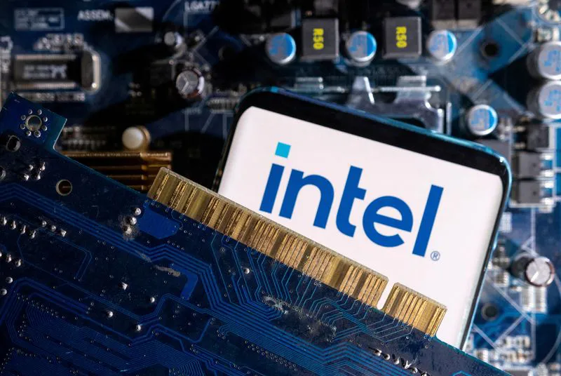 2023-04-18T180751Z_1_LYNXMPEJ3H0RO_RTROPTP_3_INTEL-GORDON-MOORE