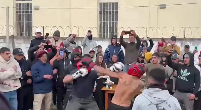 Pelea-de-boxeo-ilegal