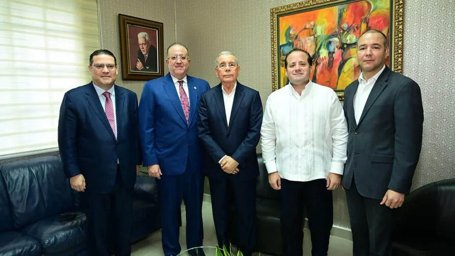 pld-se-reune-con-delegacion-del-gobierno-por-crisis-en-medio-oriente-36616be6-focus-0-0-896-504