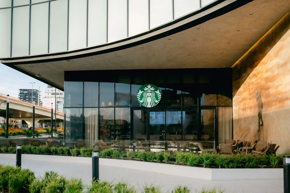 Starbucks-Santiago-Key-Image-scaled