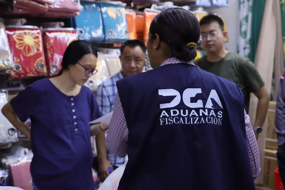 9aa2550c-c15e-4f79-aca1-d93e52373ff2