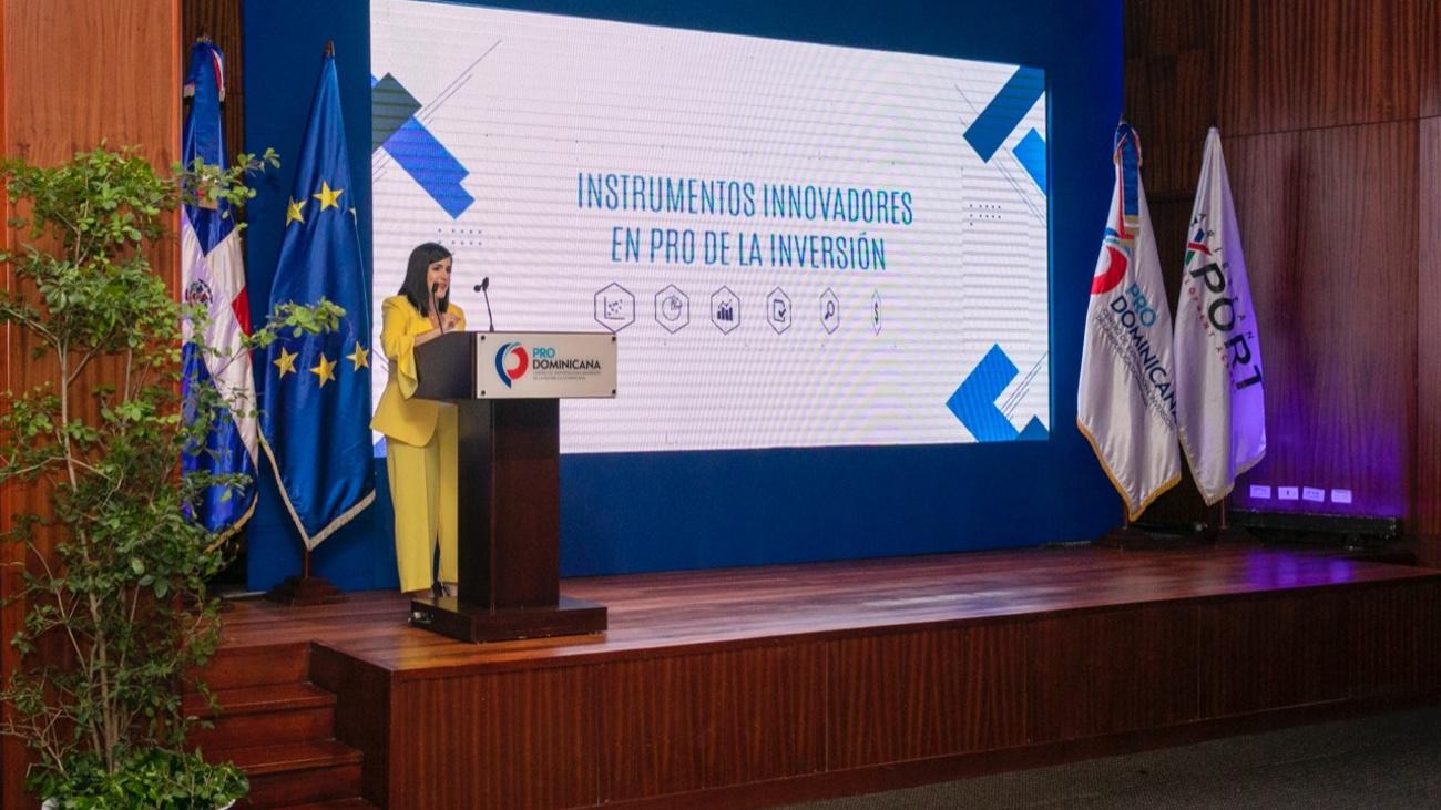 Lanzamiento Biviana Riveiro (1)
