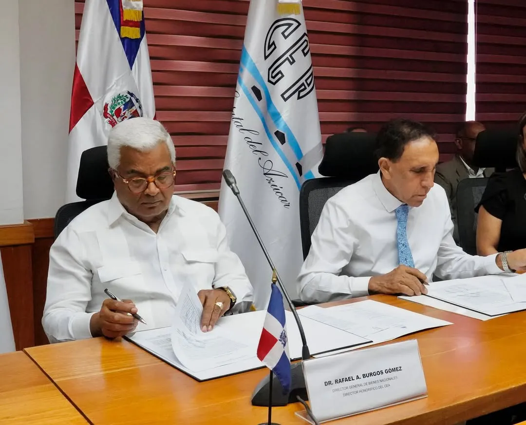 🤝✨ ¡Solidaridad que transforma!El Dr. Rafael A. Burgos Gómez, director general de @dgbnrdo y ho (1)