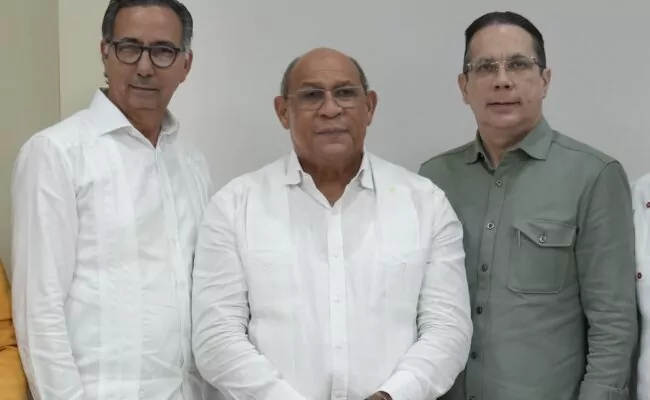 Marcos-Santana-Rafael-Santos-Badia-y-Sandy-Filpo-650x400