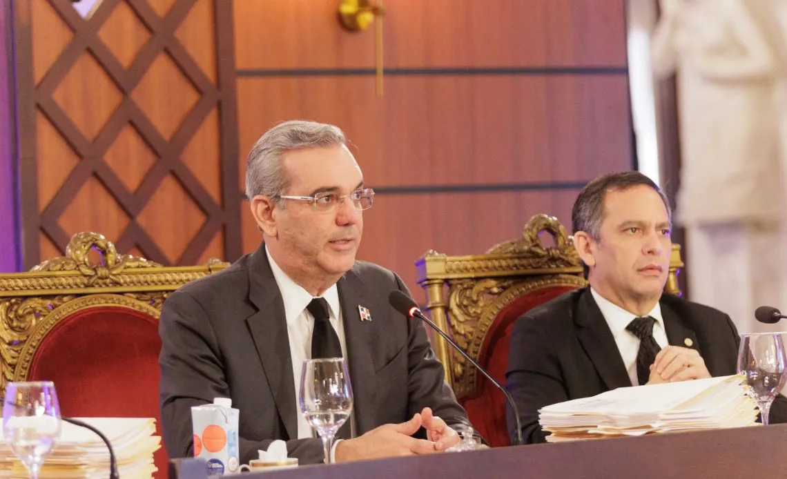 Abinader-yel-CNM-1140x694 (1)