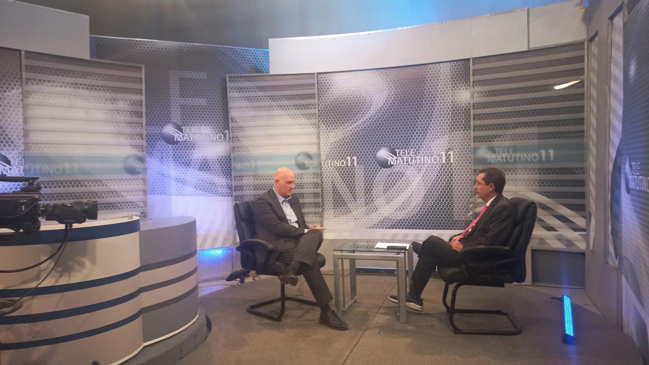 El ministro Pável Isa Contreras entrevistado por el periodista Ramón Núñez Ramírez para el programa Telematutino 11