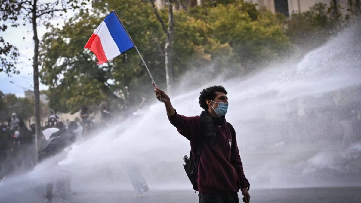 cerca-de-200-institutos-siguen-bloqueados-en-francia-estudiantes-preparan-mas-p-20261014-113418-W3qM-1200x675