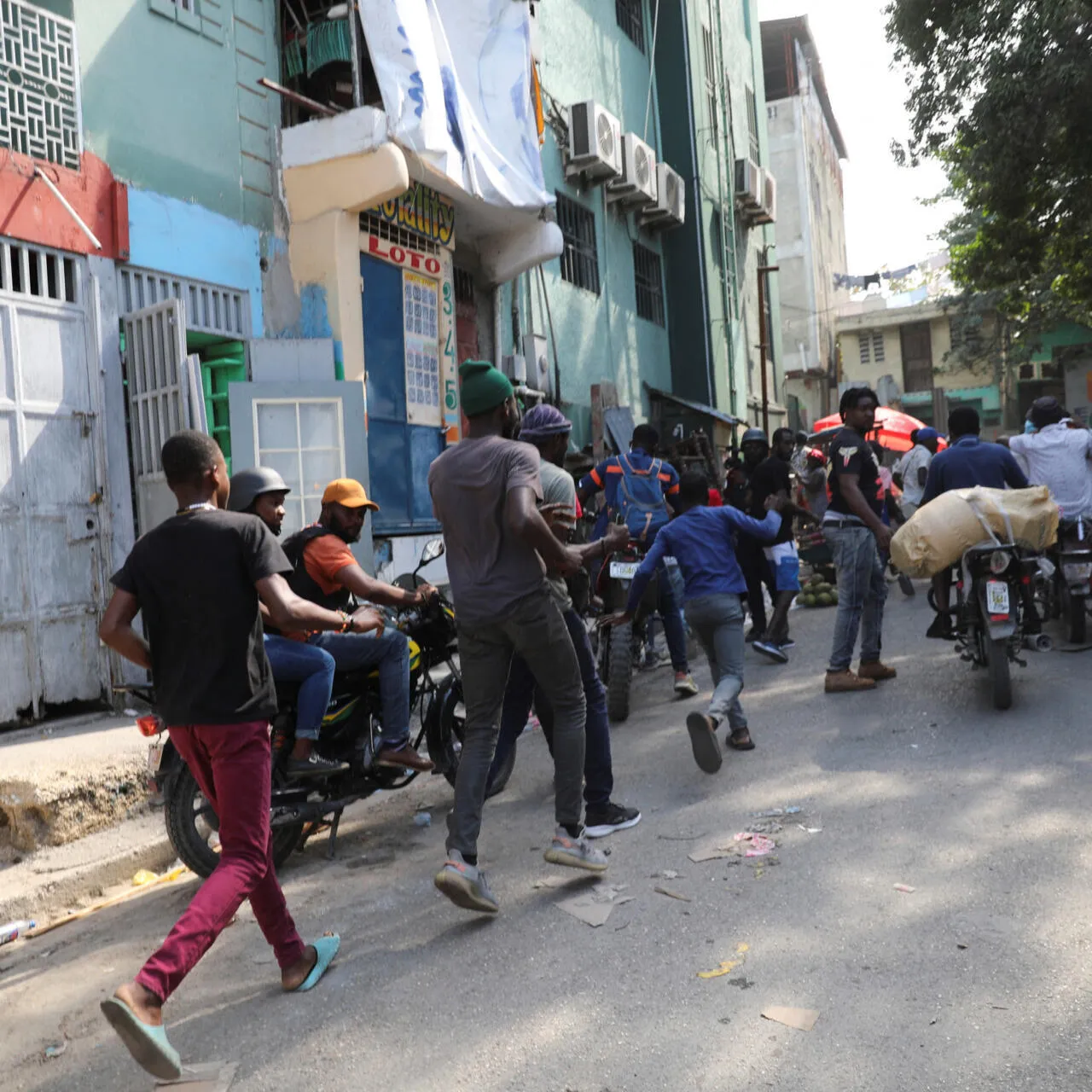 2024-03-07T200715Z_72307149_RC2XG6ASY8I4_RTRMADP_3_HAITI-VIOLENCE